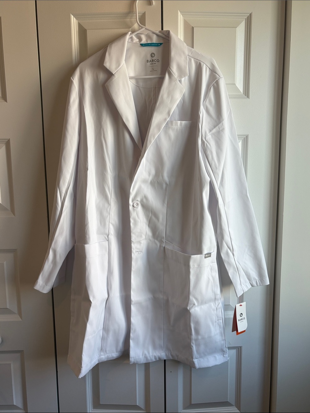 NWT- Size L- Barco Men’s White Lab Coat